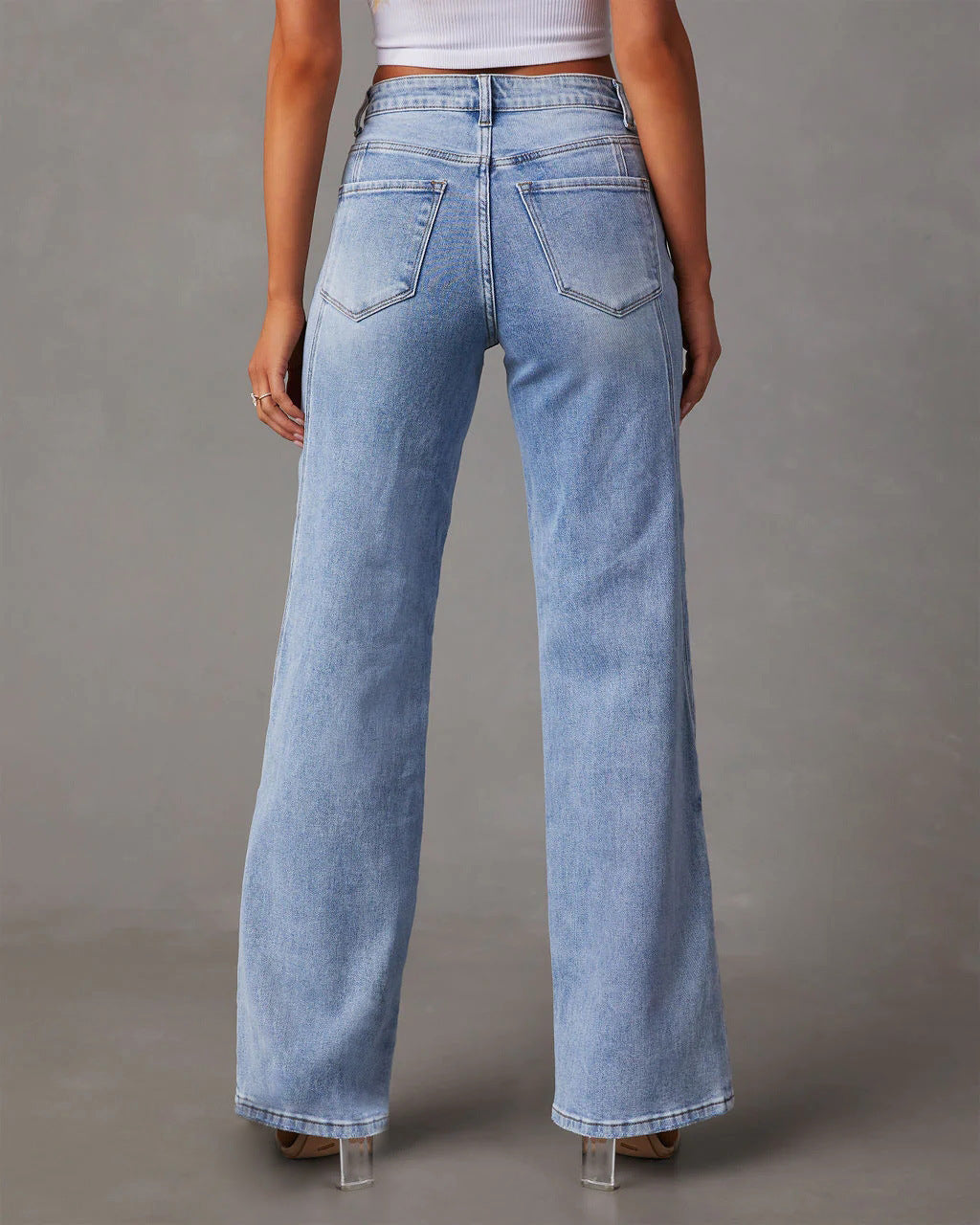 DAILY | HIGH-WAIST JEANS